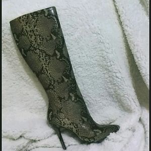 NWOB Charles David knee-high boots